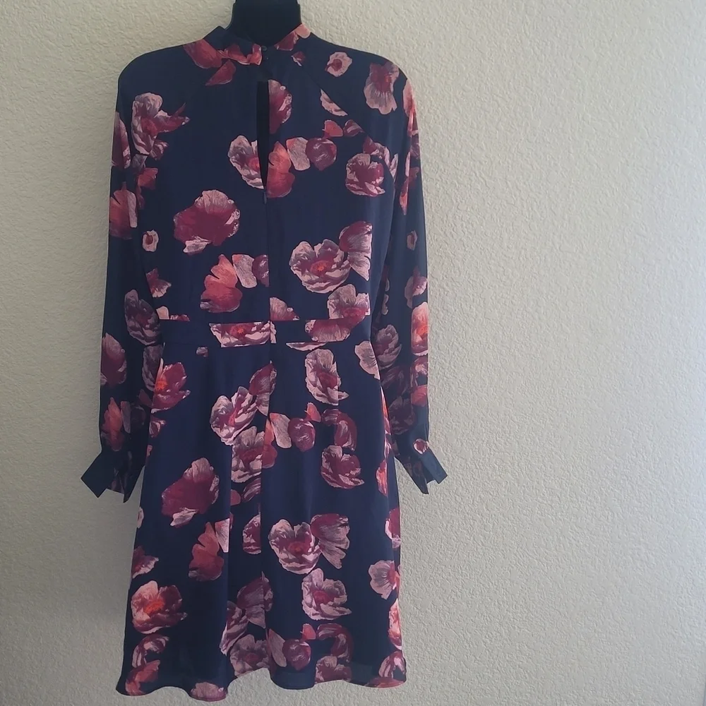 Banana Republic NWT Size 4 Mid Length Navy Blue Floral Dress - Picture 6 of 8